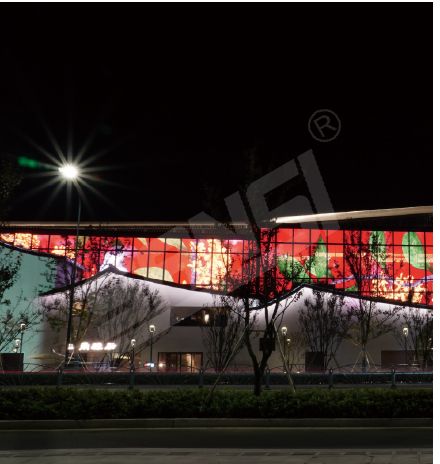 昆山西大門(mén)商業(yè)街LED創(chuàng)意屏