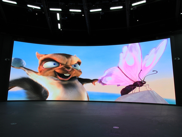 上海兒童藝術(shù)劇場(chǎng)室內(nèi)全彩屏
