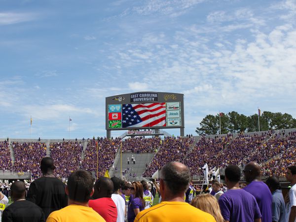 美國ECU體育場(chǎng)全彩led顯示屏