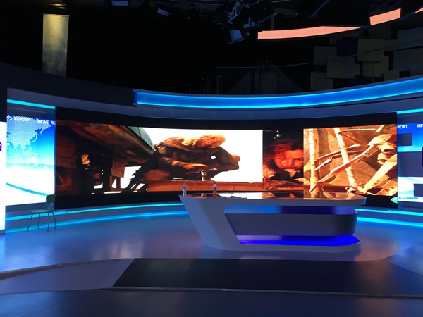 哈爾濱電視臺(tái)室內(nèi)全彩顯示屏