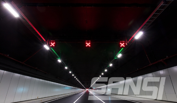 LED隧道燈,超長壽命驗(yàn)證