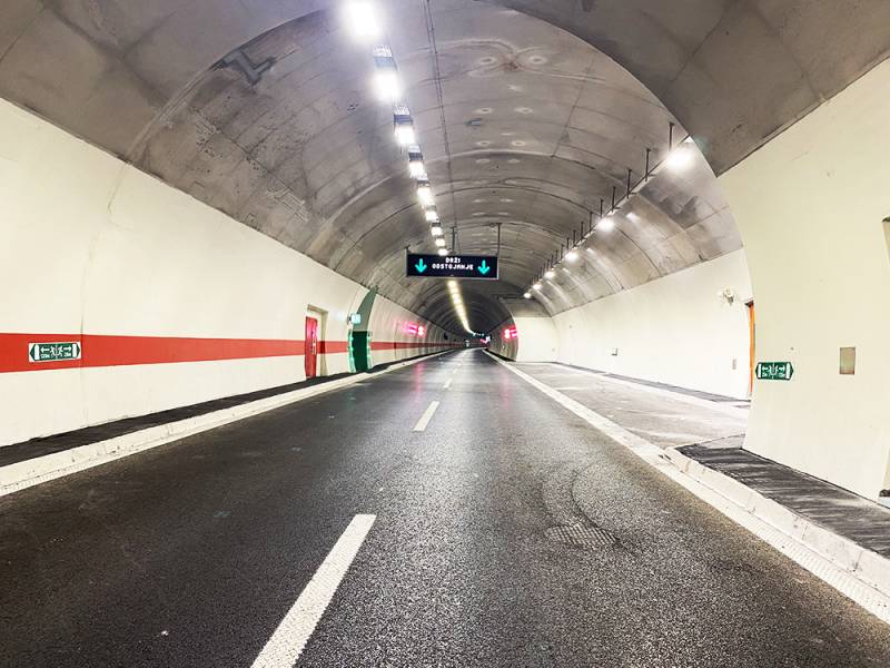 三思逆光款陶瓷散熱隧道燈 三思逆光款陶瓷散熱隧道燈