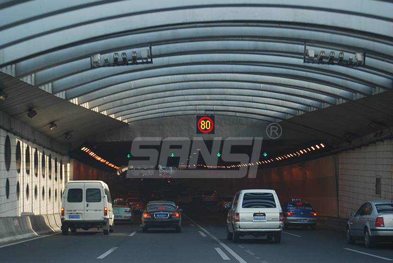 隧道洞外,LED可變限速標(biāo)志