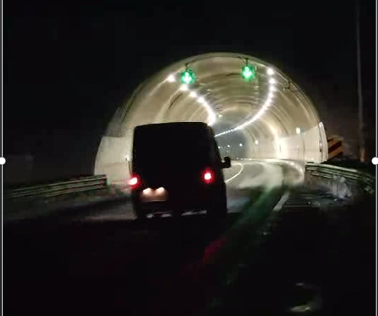 燈隨車動(dòng),智慧隧道,隨車照明,解決方案