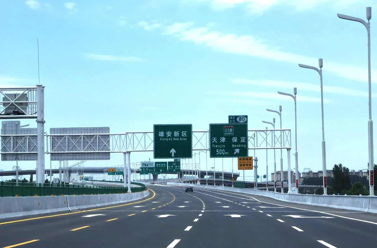 央視聚焦丨京雄高速自動駕駛測試，三思智慧交通系統(tǒng)構(gòu)筑大數(shù)據(jù)核心設(shè)施