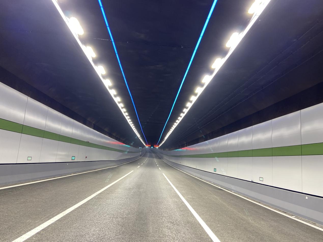 科技賦能,交通安全,三思LED,隧道照明技術(shù),護(hù)航萬(wàn)里山河