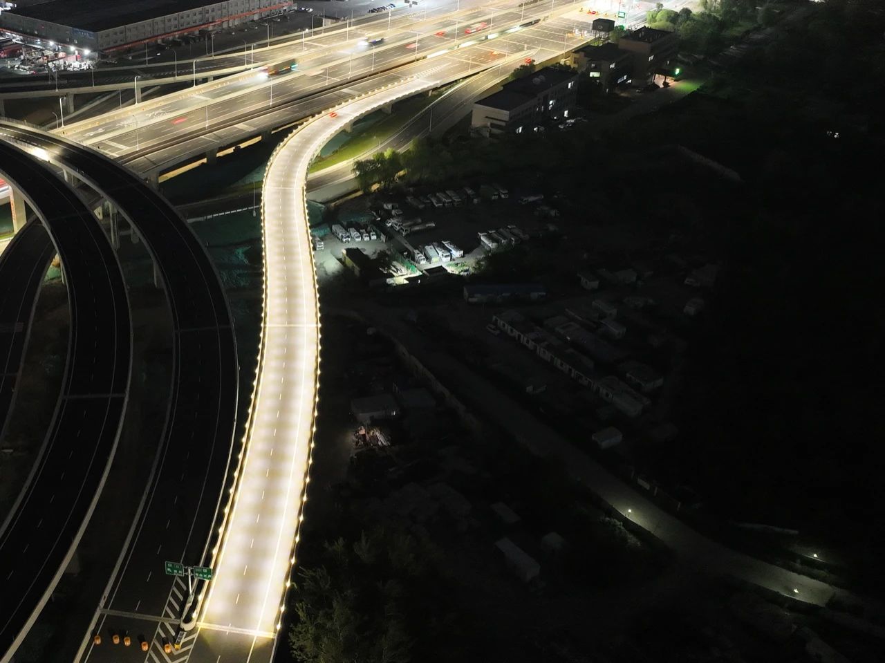 三思,創(chuàng)新,低位照明,照明技術(shù),點亮,濟南零點立交工程