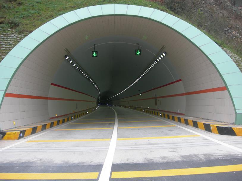 智能調(diào)光系統(tǒng),應(yīng)對,隧道能見度,變化