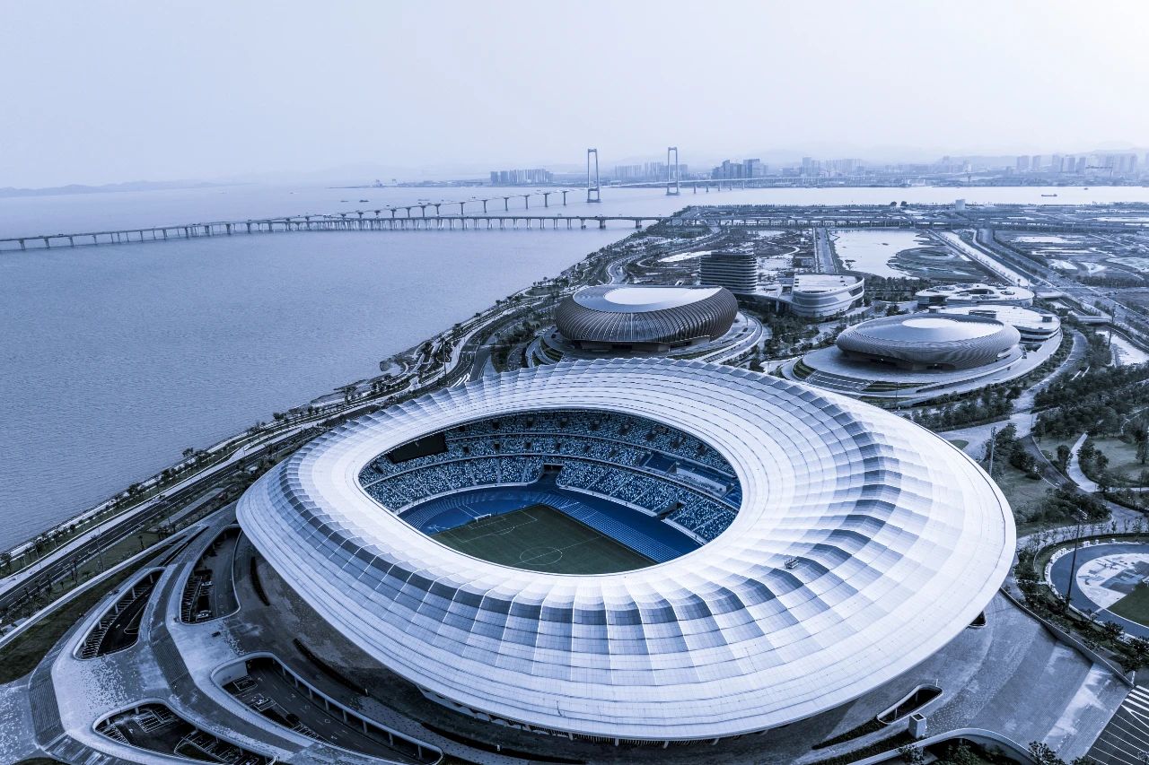 又一創(chuàng)新,三思,雙升降,LED斗屏,點(diǎn)亮,廣州,大灣區(qū),文化體育中心