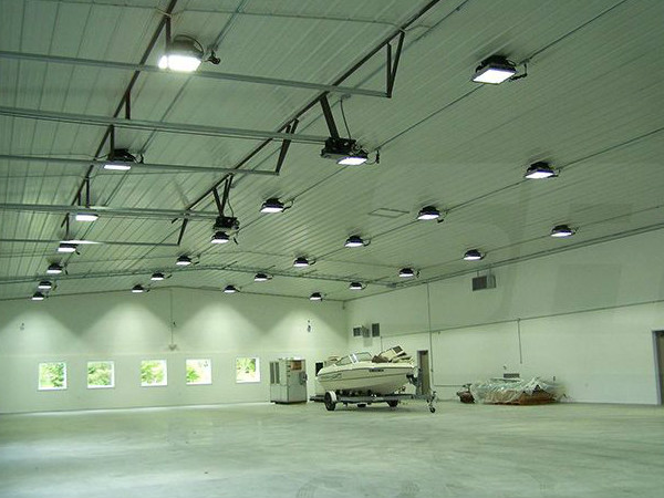 美國(guó)倉(cāng)庫照明燈