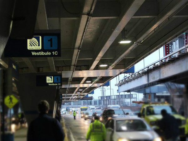 芝加哥奧黑爾國際機(jī)場LED路燈